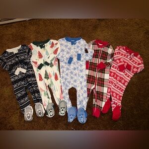 5 Christmas Baby Sleepers Sizes 12, 12-18, 24 M